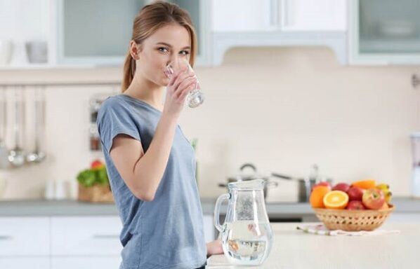 شرب الماء قبل الوجبات، واتباع نظام غذائي كسول لانقاص الوزن